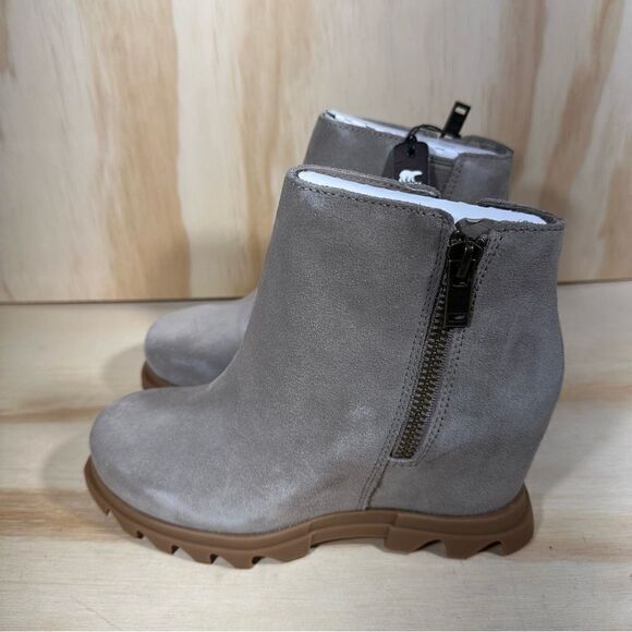 New Sorel Joan Of Arctic Wedge III Zippered Taupe Ankle Boots Size 5.5 - Picture 2 of 7